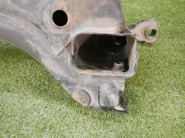 Подрамник двигателя для Hyundai Solaris 2 (2017-2022) на фотографиях