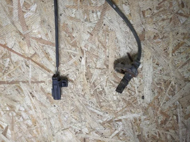 Датчик ABS передний правый для Toyota Corolla E140/E150 Седан 2006-2013 на фотографиях