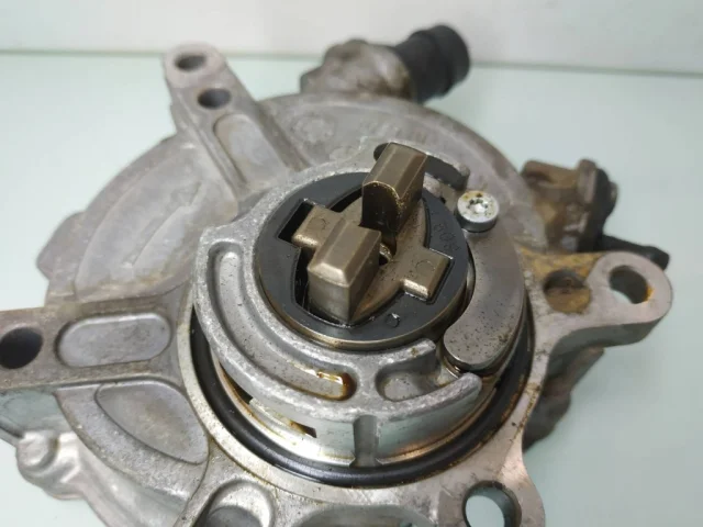 Вакуумный усилитель тормозов для Mercedes-Benz E class W212 2009-2015 на фотографиях