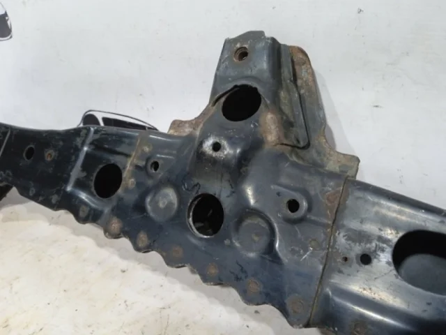 Подрамник двигателя для Toyota Corolla E140/E150 Седан 2006-2013 на фотографиях