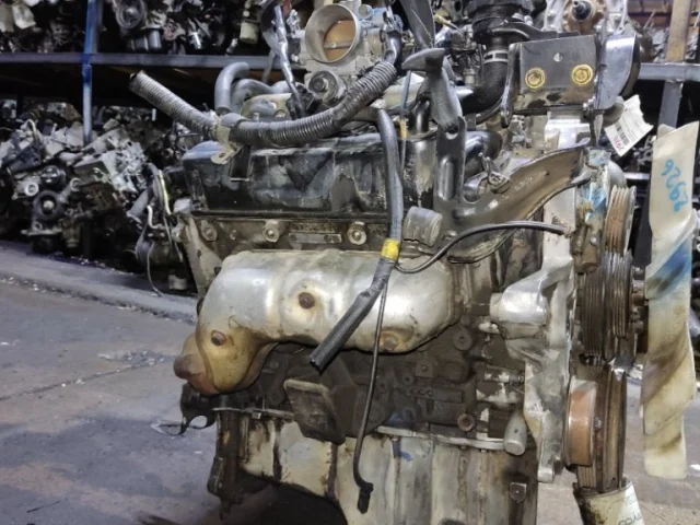 Двигатель без навесного для Mitsubishi Pajero V20 3dr 1990-2000 на фотографиях