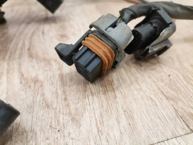 Проводка моторного отсека для Mercedes-Benz GL class X164 2006-2012 на фотографиях