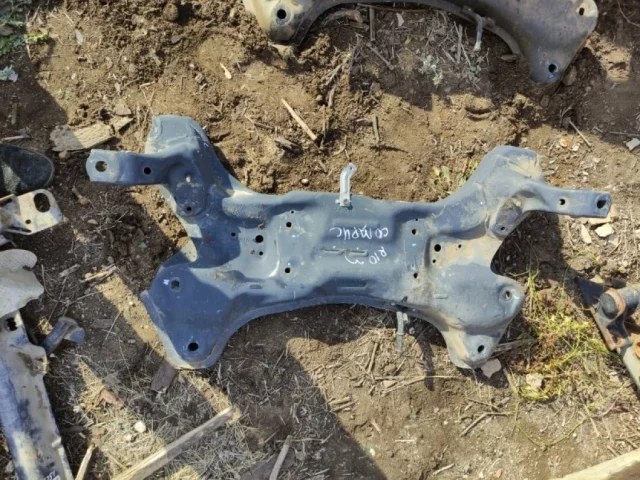 Подрамник двигателя для Hyundai Solaris 1 RB (2011-2013) на фотографиях