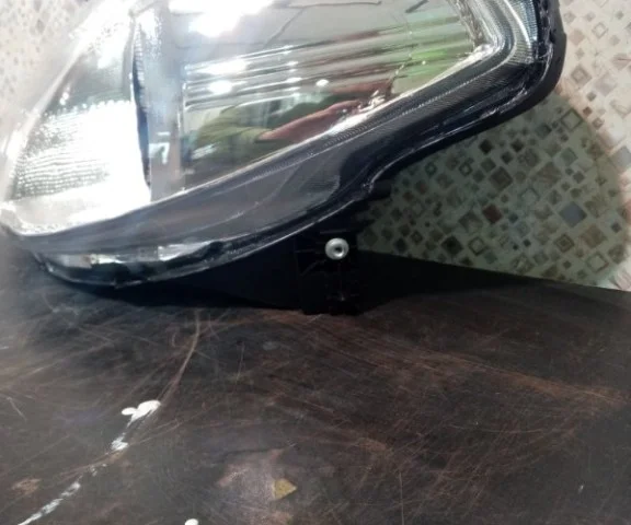 Фары для Nissan Tiida C11 Хэтчбек 2007-2014 на фотографиях