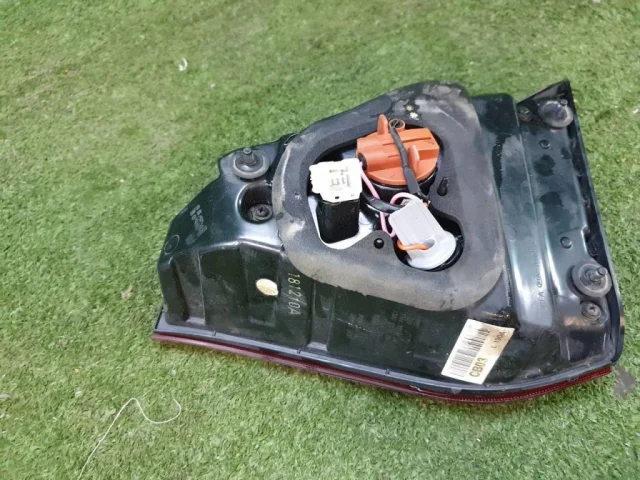 Фонарь внутренний левый для Kia Rio X line 2017+ на фотографиях