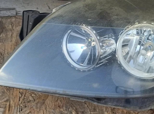 Стекло фары левое для Opel Astra H Хэтчбек 2004-2014 на фотографиях