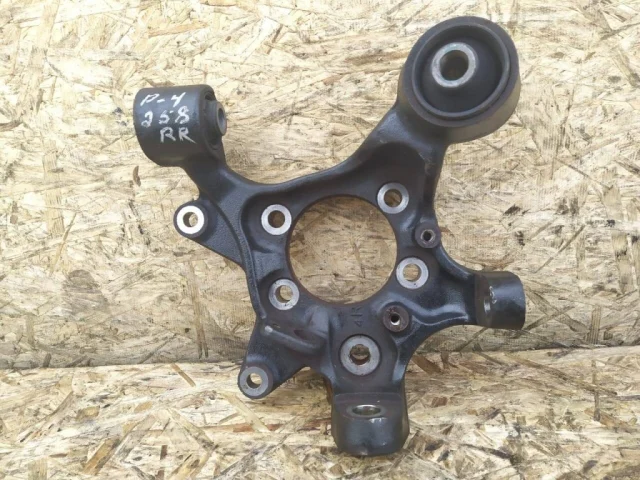 Цапфа задняя левая для Mitsubishi Pajero V90 5dr 2006-2011 на фотографиях