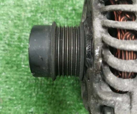 Генератор для Dodge Caliber 2006-2012 на фотографиях