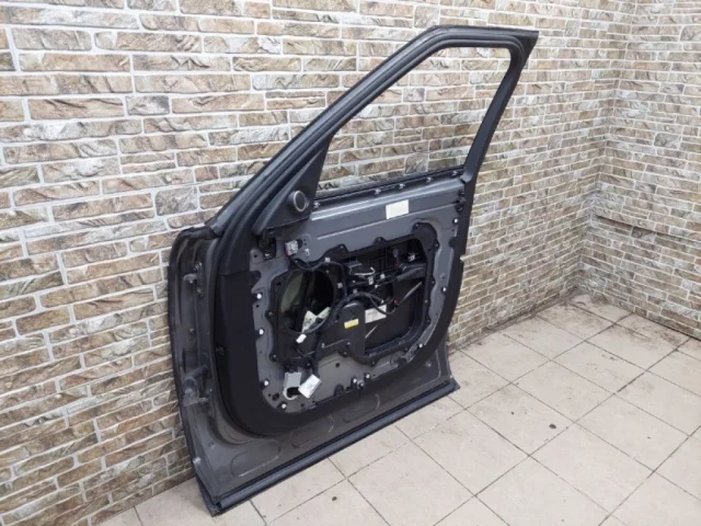 Дверь передняя правая для Land Rover Range Rover Sport L494 2013-2017 на фотографиях