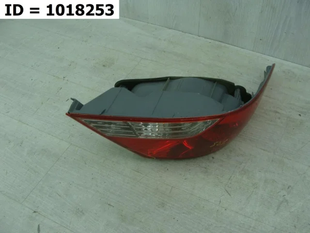 Фонарь левый для Hyundai Solaris 1 RB (2011-2013) на фотографиях