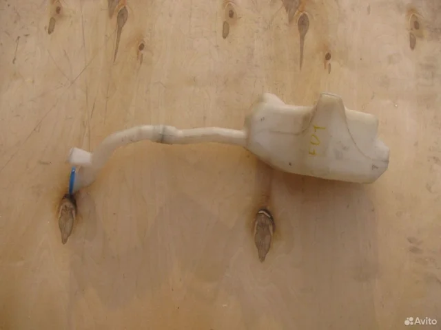 Бачок стеклоомывателя передний для Honda Civic FA 2005-2010 седан на фотографиях