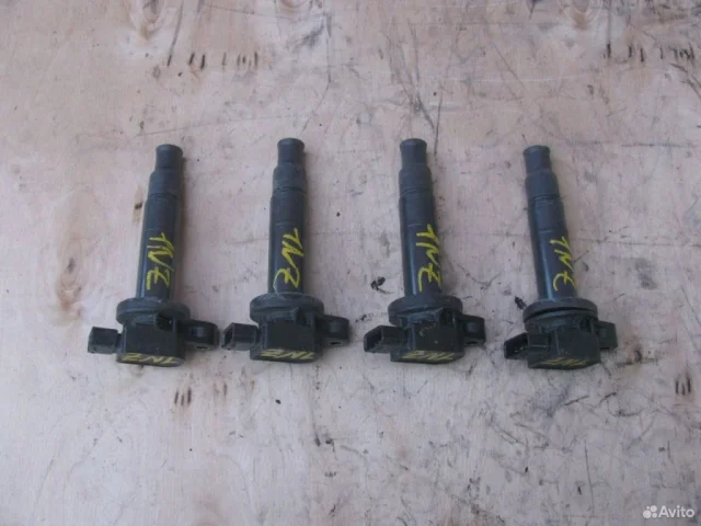 Катушка зажигания для Toyota Corolla E120 Седан (JDM) 2000-2006 на фотографиях