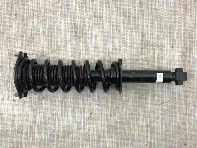 Амортизатор задний правый для Subaru Legacy BN 2017+ на фотографиях