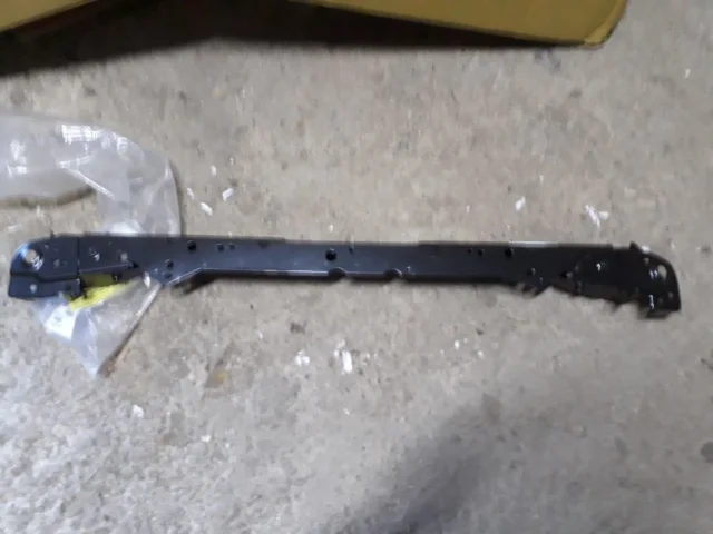 Панель радиатора (телевизор) для Opel Astra J Хэтчбек 2009-2017 на фотографиях