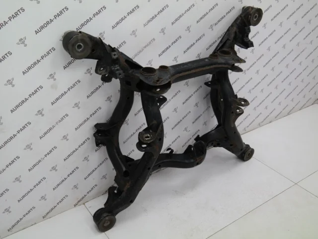 Задний подрамник для Audi Q7 4L 2005-2015 на фотографиях