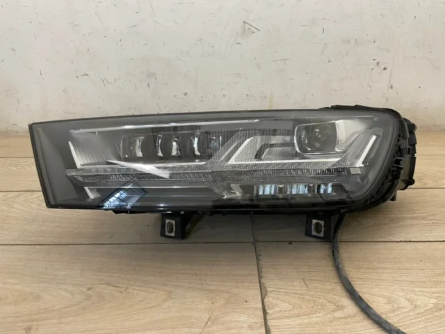 Фара ксенон левая для Audi Q7 4M 2015+ на фотографиях