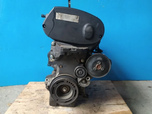 Двигатель без навесного для Opel Zafira B 2005-2015 на фотографиях