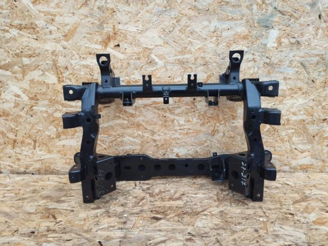 Подрамник двигателя для Mitsubishi Pajero V90 5dr 2006-2011 на фотографиях