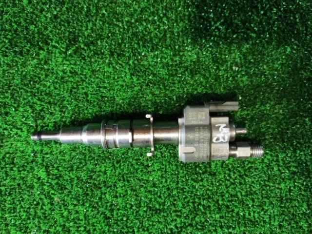 Форсунка топливная для BMW 3er Е90 2005-2011 на фотографиях
