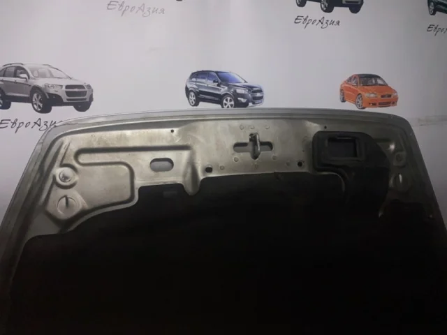 Капот для Volvo C30 MK 2006-2013 на фотографиях