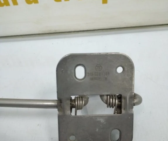 Замок капота для Skoda Rapid II 2020+ на фотографиях