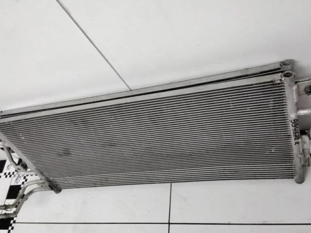 Радиатор охлаждения ДВС для Ford Explorer U502 rest 2014-2019 на фотографиях