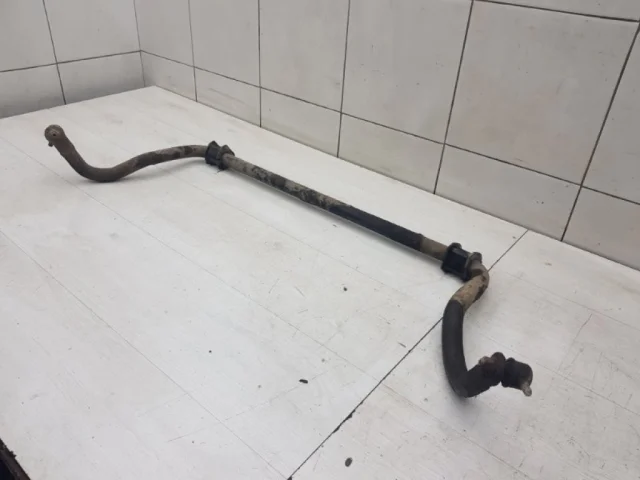 Стабилизатор поперечной устойчивости передний для Mitsubishi Pajero V30/V40 5dr 1990-2000 на фотографиях