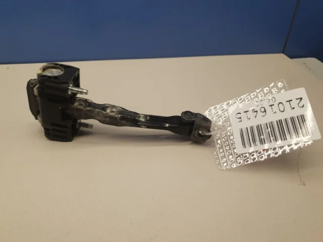 Ограничитель двери передней левой для Volvo XC70 BZ 2007-2016 на фотографиях