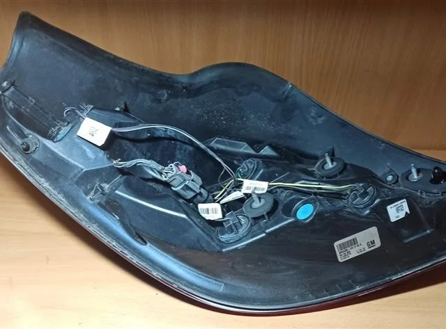 Фонарь правый для Opel Insignia Хэтчбек A 2008-2017 на фотографиях