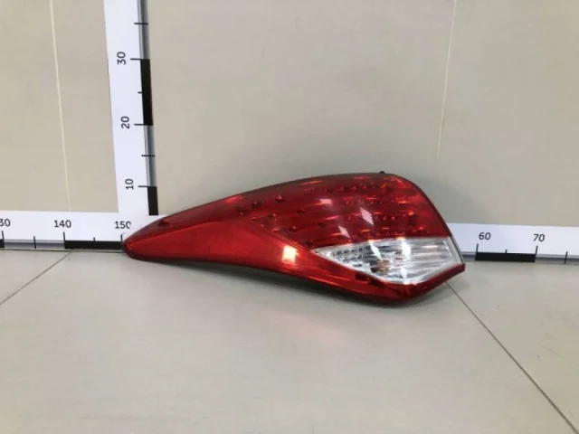 Фонарь левый для Hyundai i40 1 Седан 2011-2015 на фотографиях