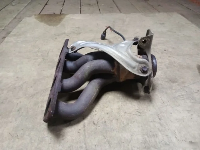 Выпускной коллектор для Toyota RAV4 XA30 2005-2012 на фотографиях