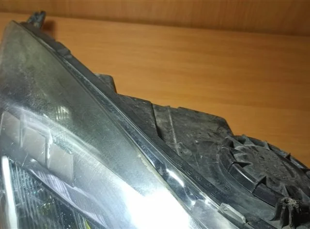 Фары для Opel Insignia Хэтчбек A 2008-2017 на фотографиях