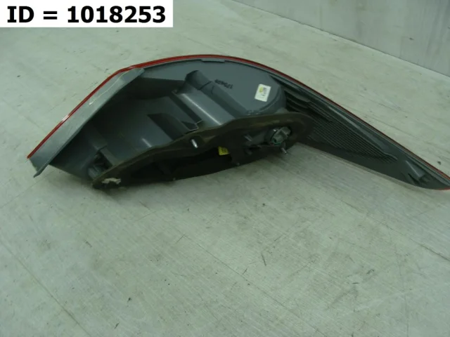 Фонарь левый для Hyundai Solaris 1 RB (2011-2013) на фотографиях