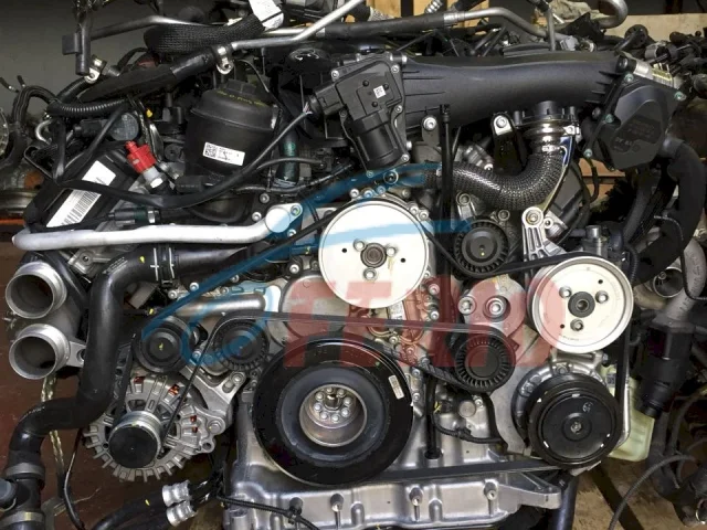 Двигатель без навесного для Audi Q7 4M 2015+ на фотографиях