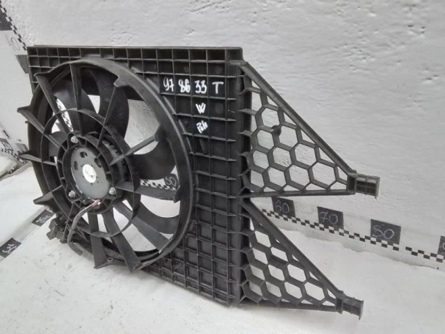 Вентилятор радиатора охлаждения ДВС для Skoda Rapid I rest NH3 2017-2020 на фотографиях