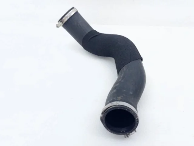 Патрубок интеркулера для Audi Q7 4M 2015+ на фотографиях