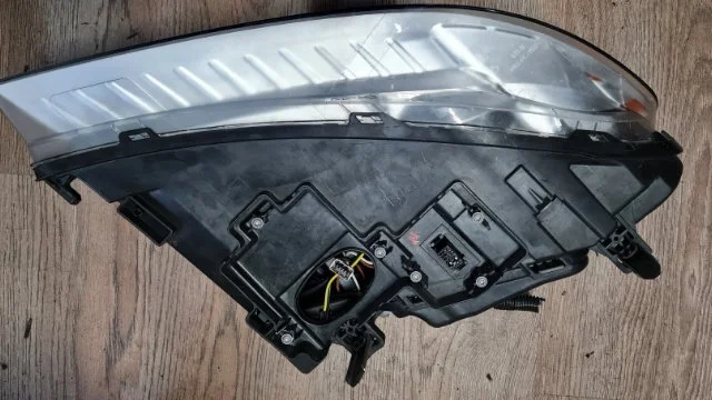 Фара левая для Volvo XC70 BZ 2007-2016 на фотографиях