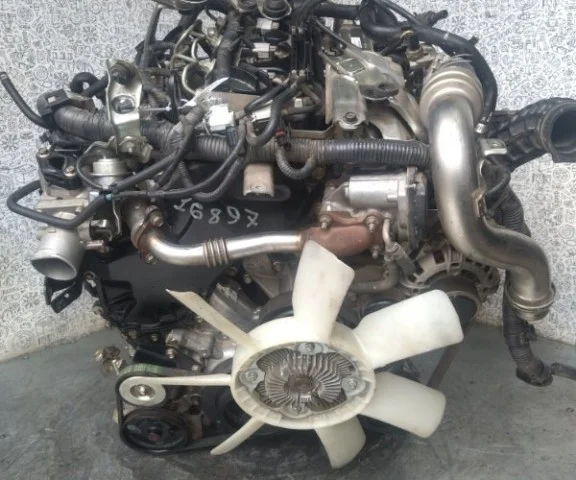 Двигатель для Nissan Navara D40 2004-2010 на фотографиях