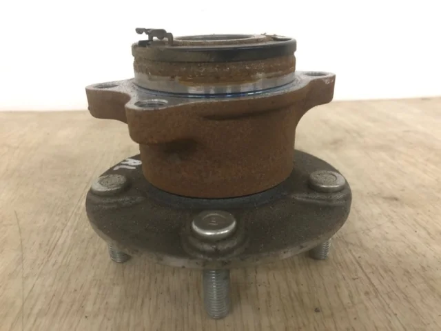 Ступица колеса задняя левая для Mitsubishi ASX I 2010-2012 на фотографиях