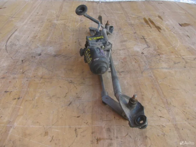 Трапеция стеклоочистителей для Toyota Corolla E120/E130 Седан 2000-2007 на фотографиях