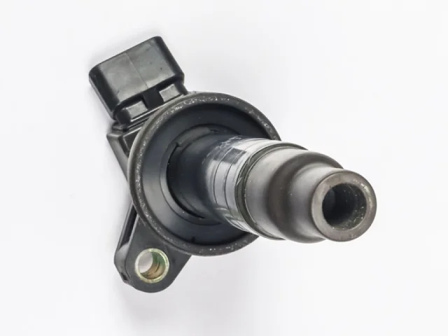 Катушка зажигания для Toyota Corolla E120/E130 Хэтчбек 2001-2007 на фотографиях