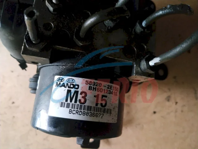 Блок ABS для Hyundai Tucson JM 2004-2009 на фотографиях