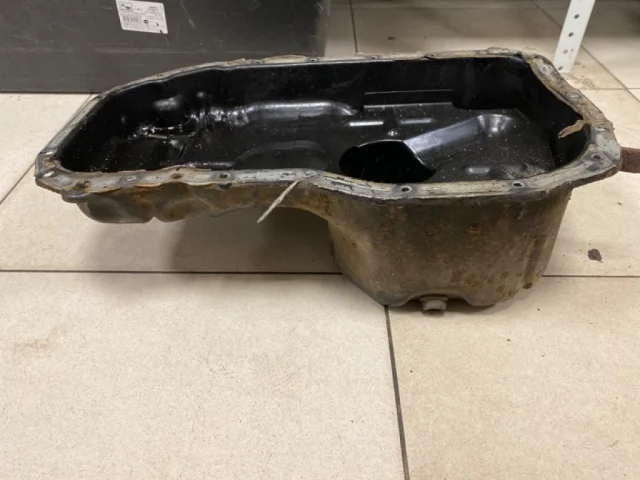 Поддон картера для Mitsubishi Outlander II CW0W (JDM) 2005-2012 на фотографиях