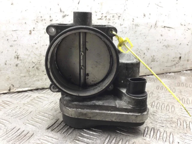Дроссельная заслонка для BMW X5 Е53 1999-2006 на фотографиях