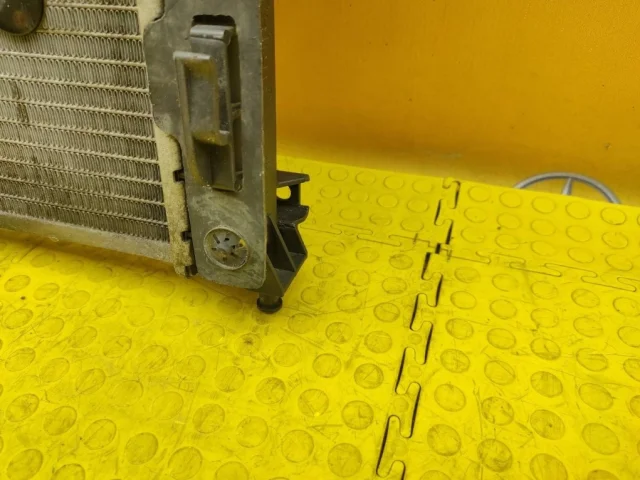 Радиатор охлаждения ДВС для Mercedes-Benz M class W163 1998-2005 на фотографиях