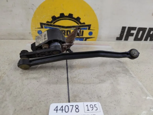 Датчик положения кузова для Volvo XC60 Y20 2008-2017 на фотографиях