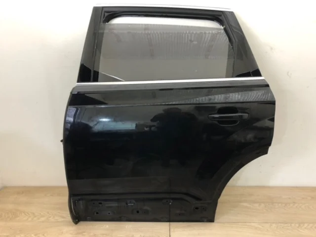 Дверь задняя левая для Audi Q7 4M 2015+ на фотографиях