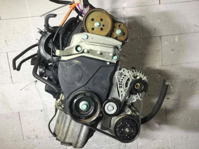 Двигатель без навесного для Volkswagen Polo IV (9N) 2001-2005 на фотографиях