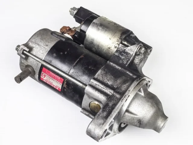 Стартер для Toyota Corolla E140/E150 Седан 2006-2013 на фотографиях