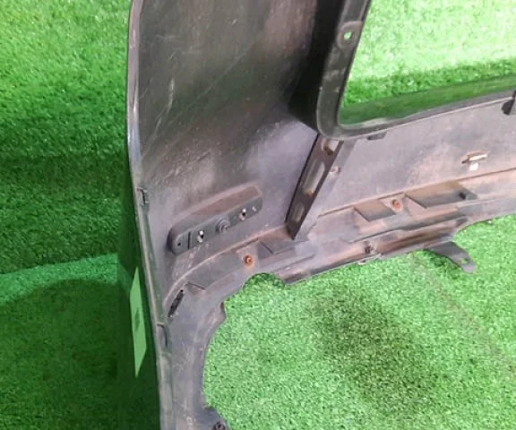 Бампер задний для Toyota Corolla E120/E130 Хэтчбек 2001-2007 на фотографиях